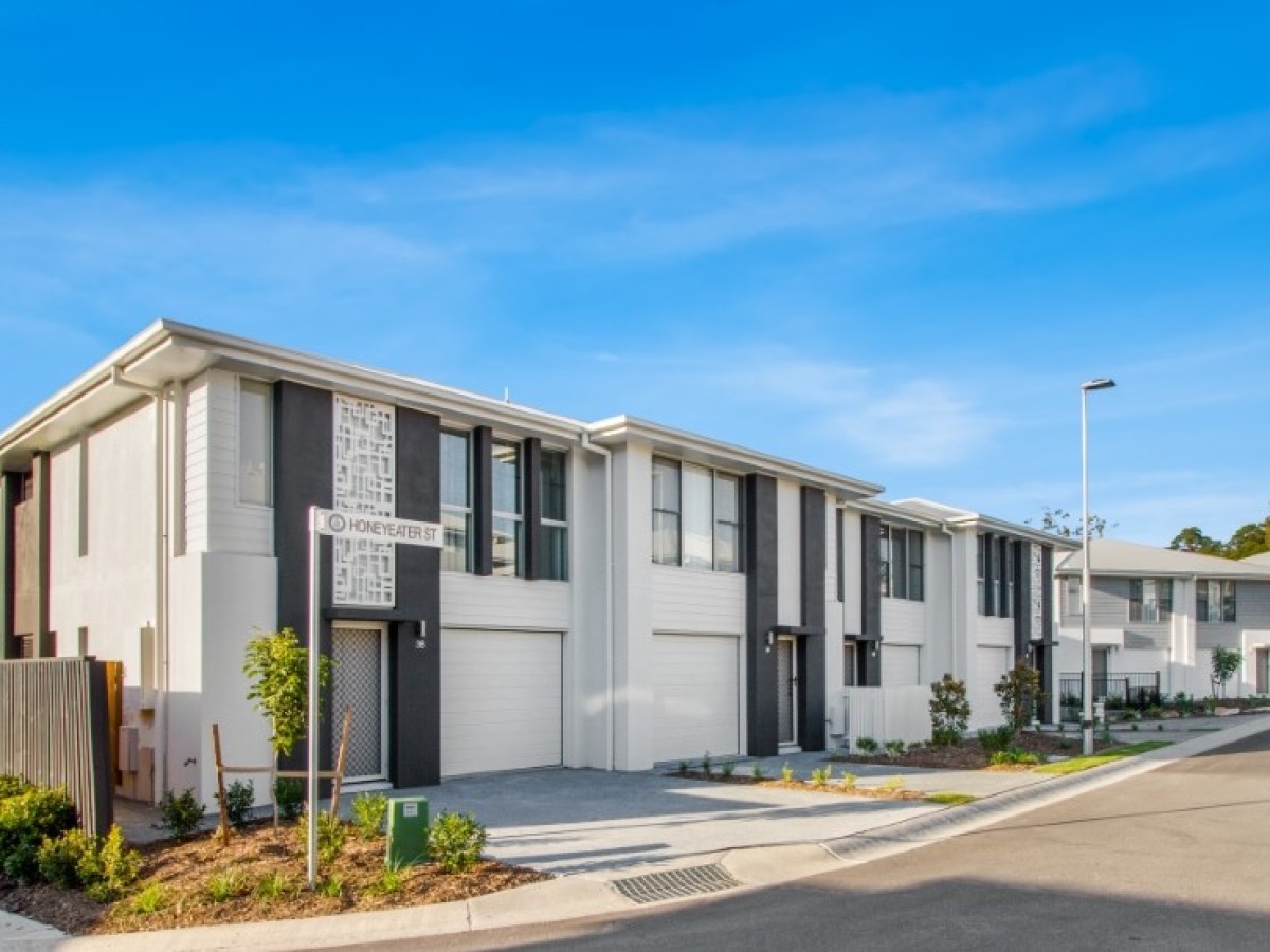 Urbane, Pimpama