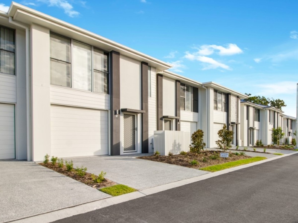 Urbane, Pimpama