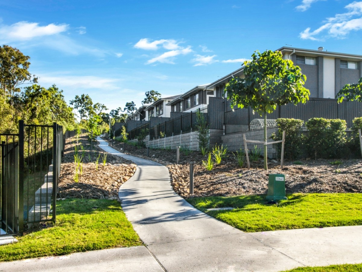 Urbane, Pimpama
